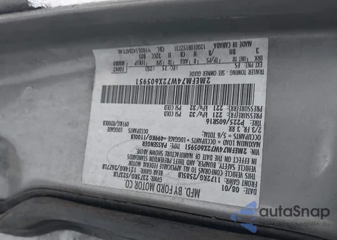 2002 Mercury Grand Marquis Gs z USA, uszkodzony, nr VIN 2MEFM74W72X605951